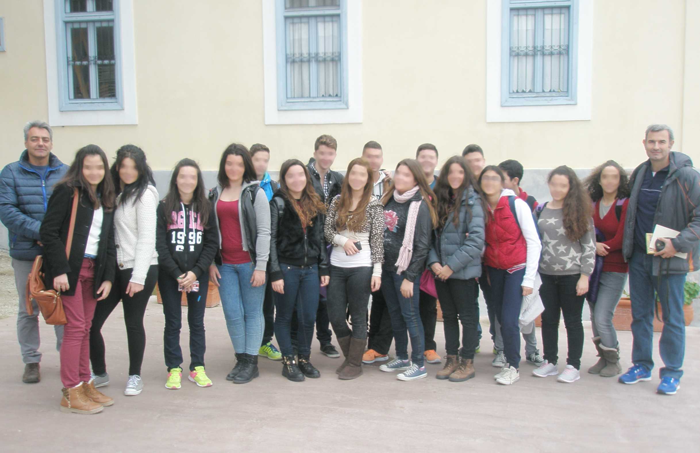 ParadosiakoiXoroi-1-b